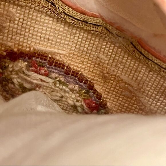 Vtg Handmade Embroidered Needle Point Tapestry Ruffle Tassel Rectangle Pillow - Picture 10 of 12